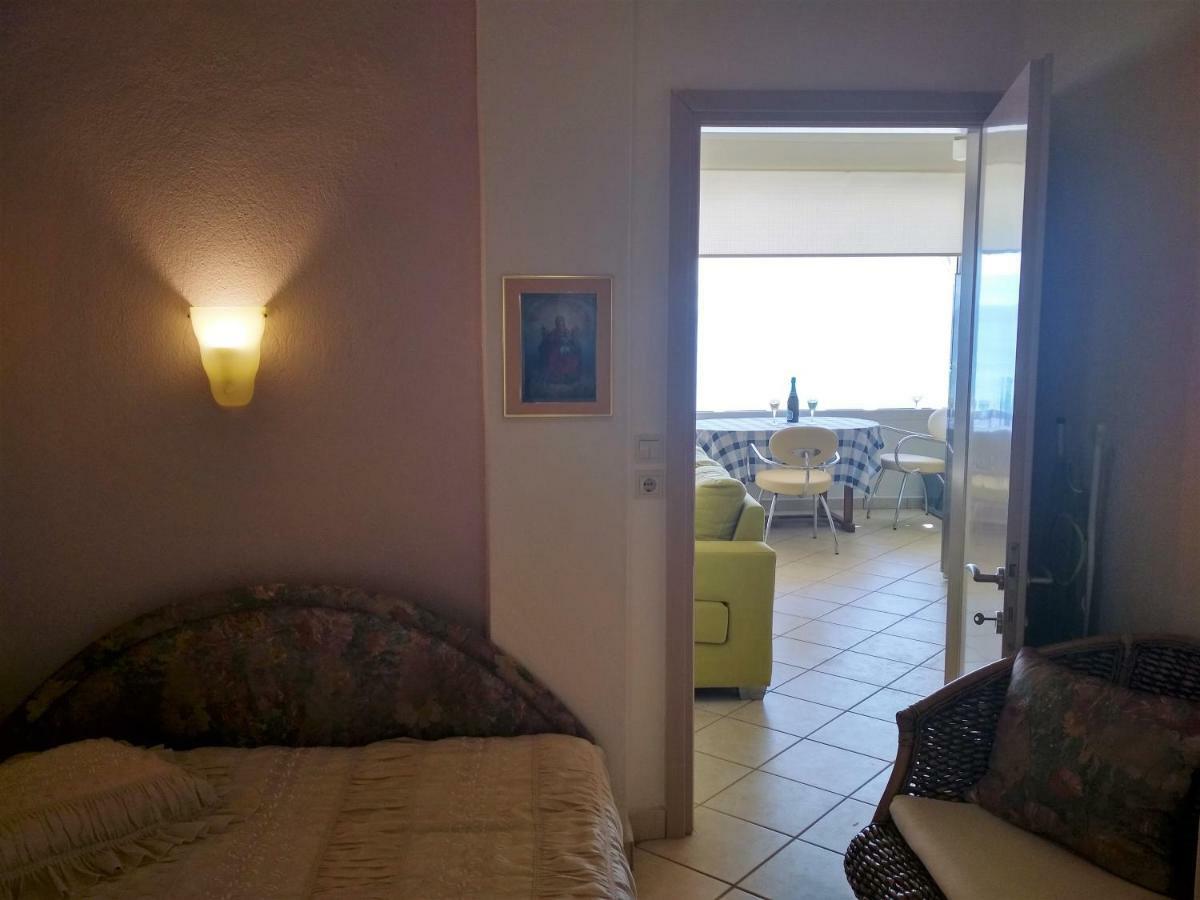 Luxury Sea View Apartment Ofrinion Bagian luar foto