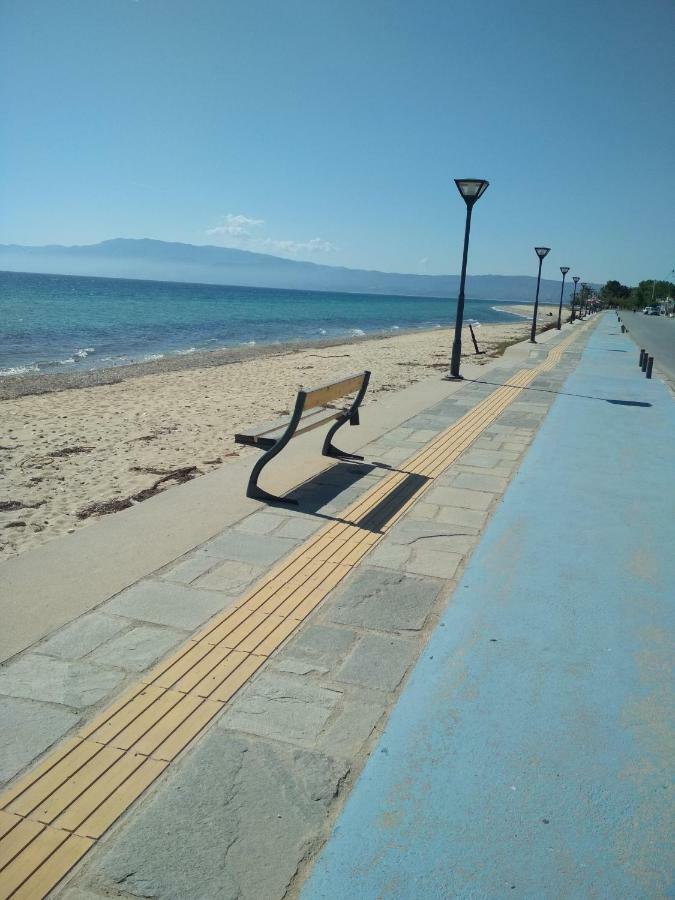 Luxury Sea View Apartment Ofrinion Bagian luar foto