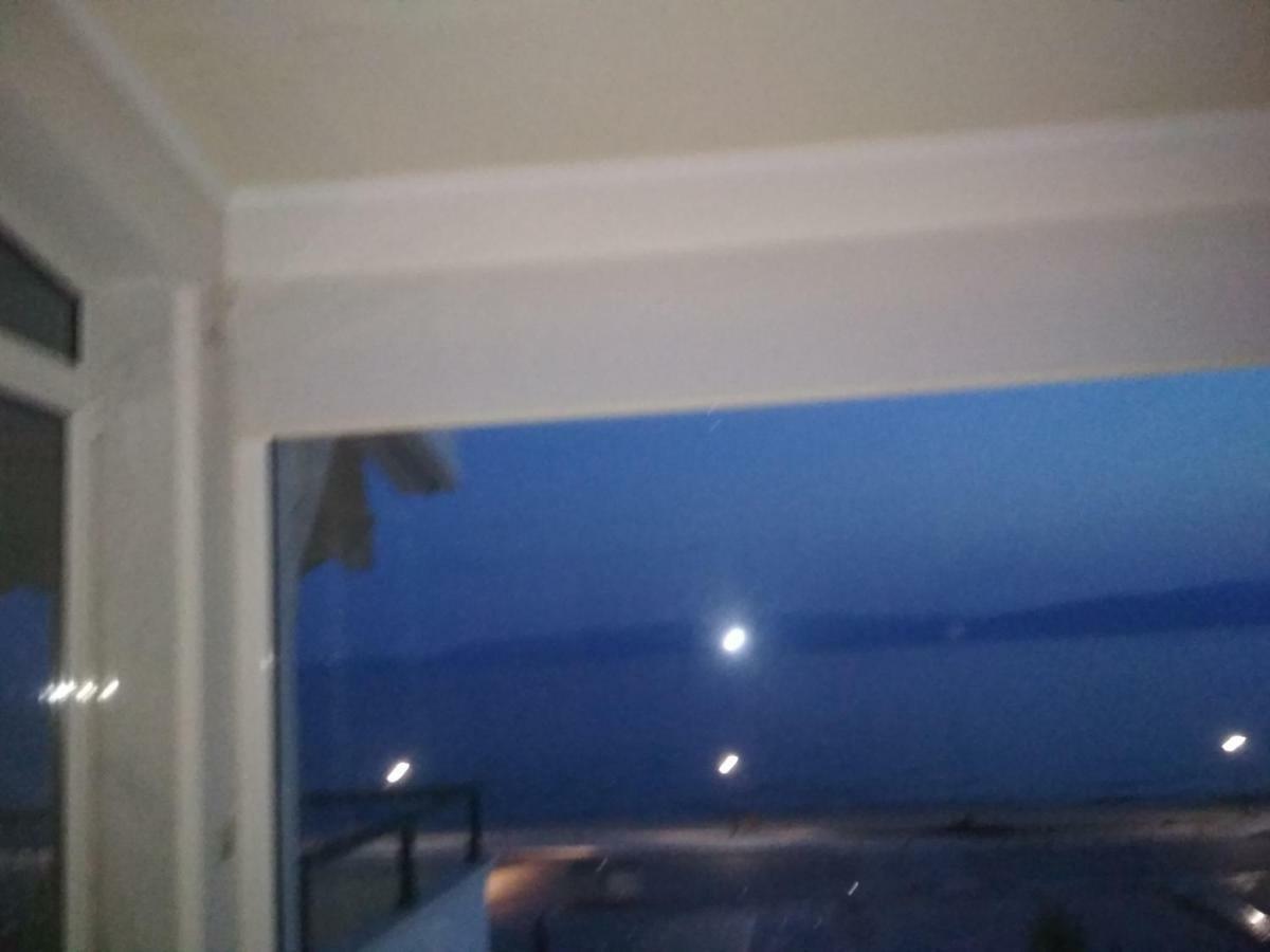 Luxury Sea View Apartment Ofrinion Bagian luar foto